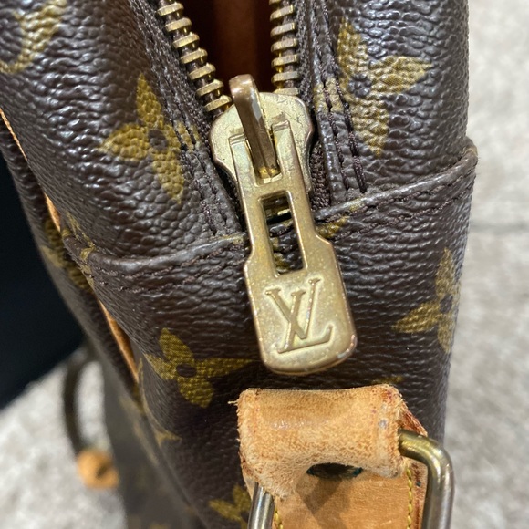 Louis Vuitton - Picture 4 of 14